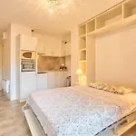 Lumineux Avec Balcon, A 400 M Des Thermes, Wifi Et Parking Inclus - Fr-1-841-21 *