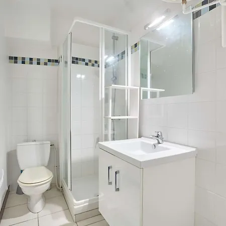 Lumineux Avec Balcon, A 400 M Des Thermes, Wifi Et Parking Inclus - Fr-1-841-21 דירה