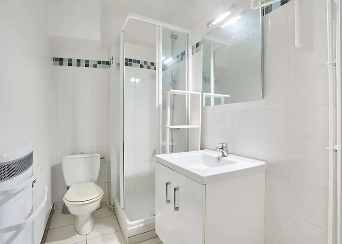 Lumineux Avec Balcon, A 400 M Des Thermes, Wifi Et Parking Inclus - Fr-1-841-21 Apartment